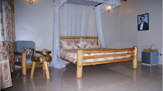 Baker’s Fort Hotel (2)