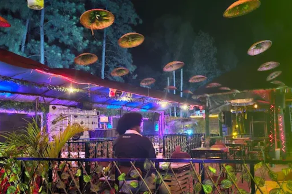 D Plus Bar & Lounge (3)