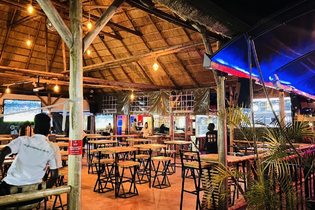 D Plus Bar & Lounge (6)