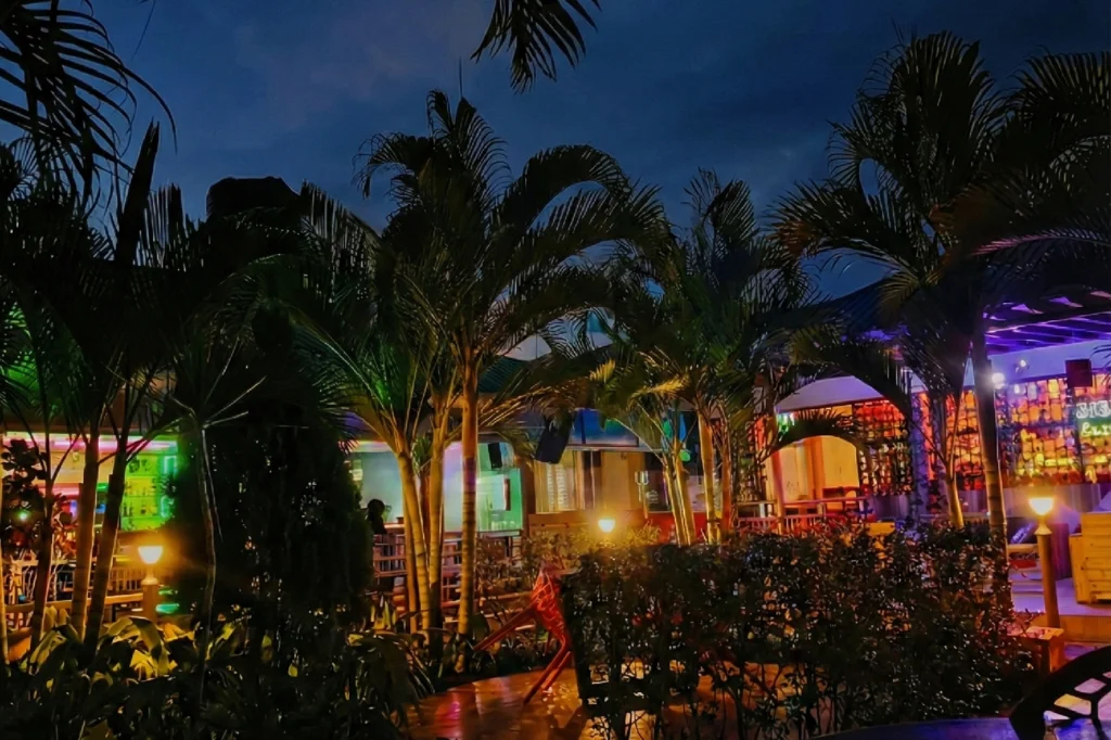 Kweyo Village Shoppers