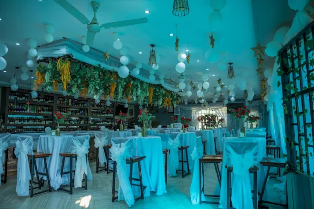 Kweyo Village Shoppers (4)