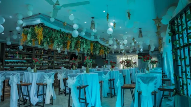 Kweyo Village Shoppers (4)