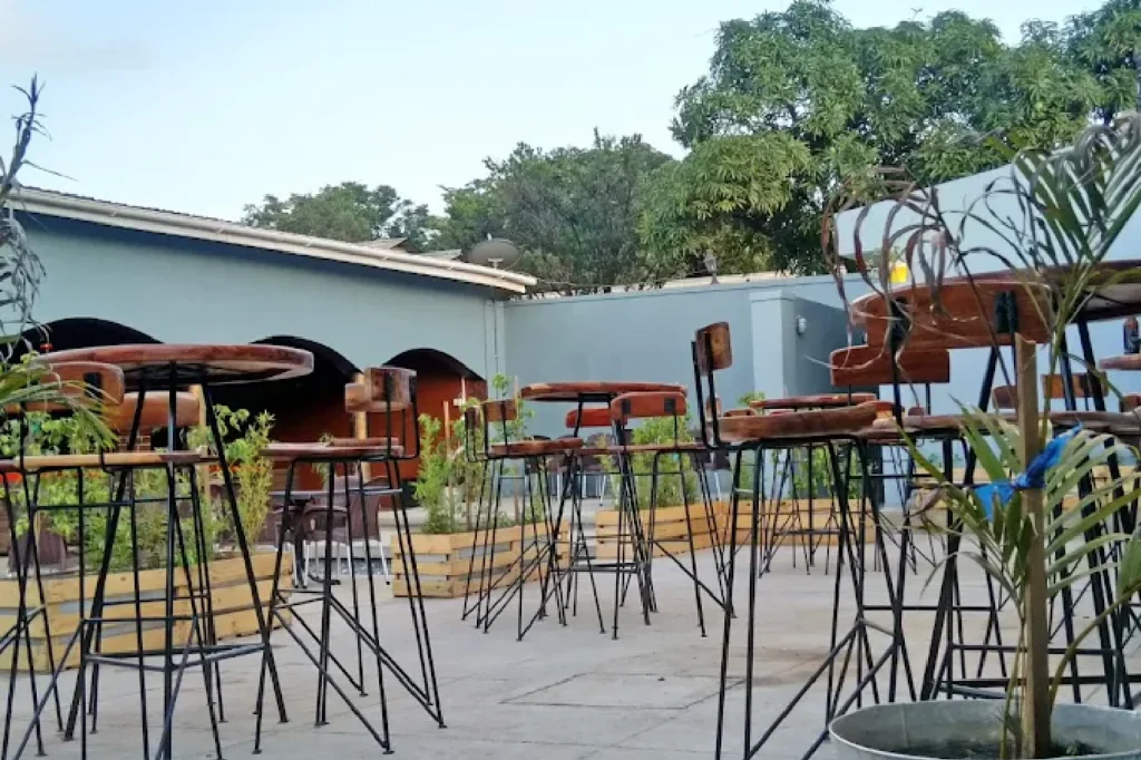 Murphy’s Lounge (1)