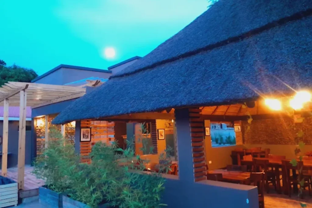 Primavera Kitchen + Cocktail Bar (2)